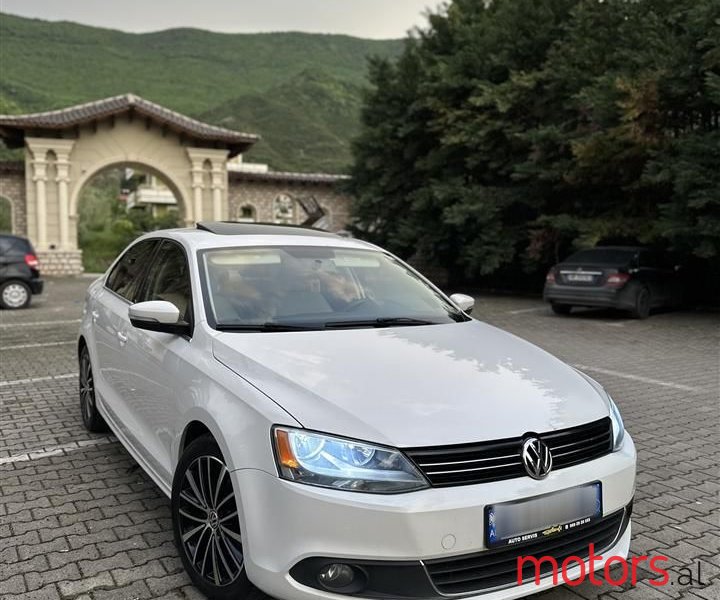 2012' Volkswagen Jetta photo #1