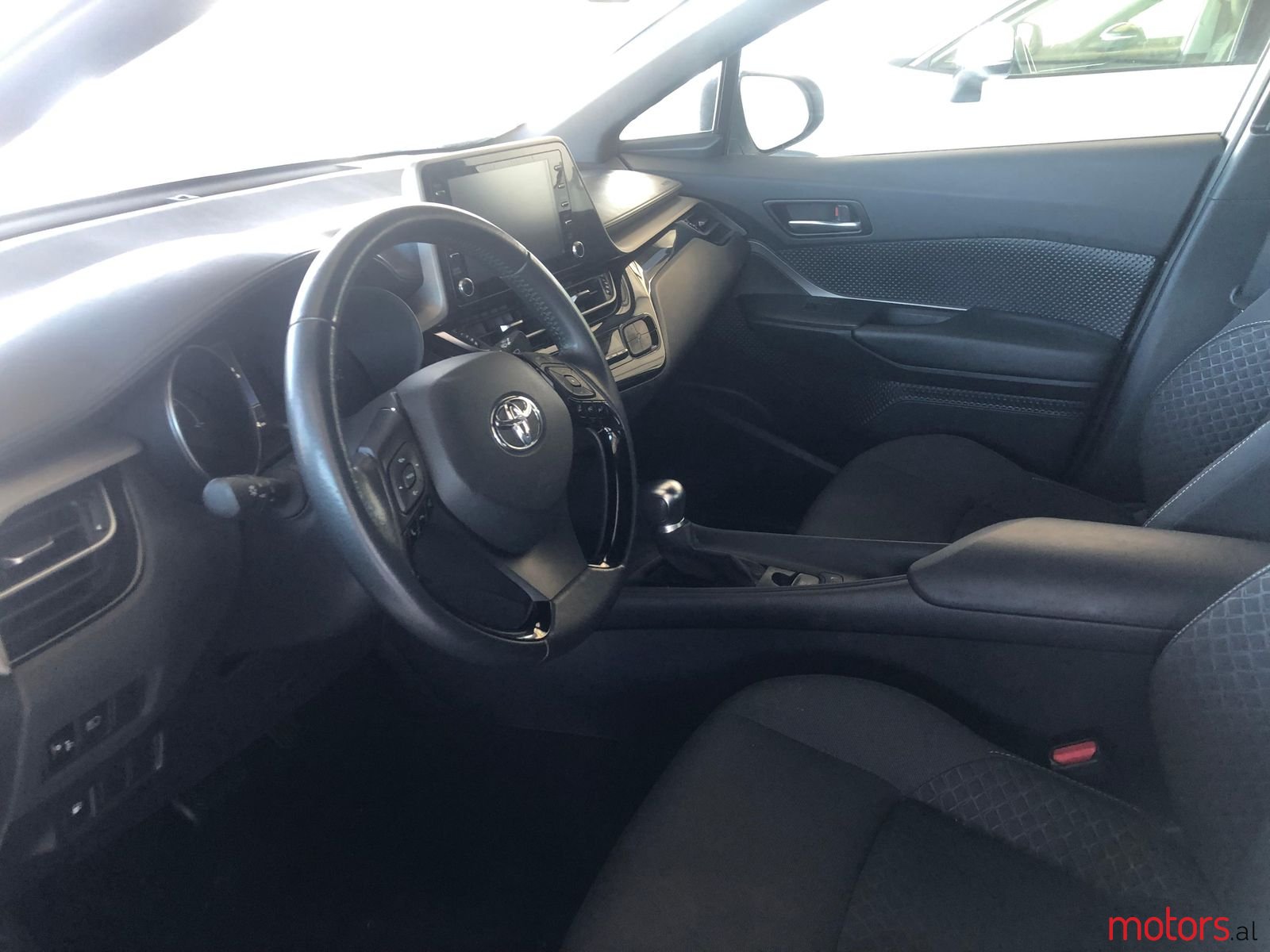 2023' Toyota C-HR photo #5