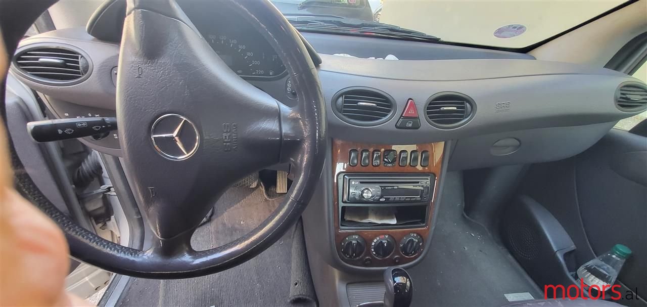 2002' Mercedes-Benz A 190 photo #6