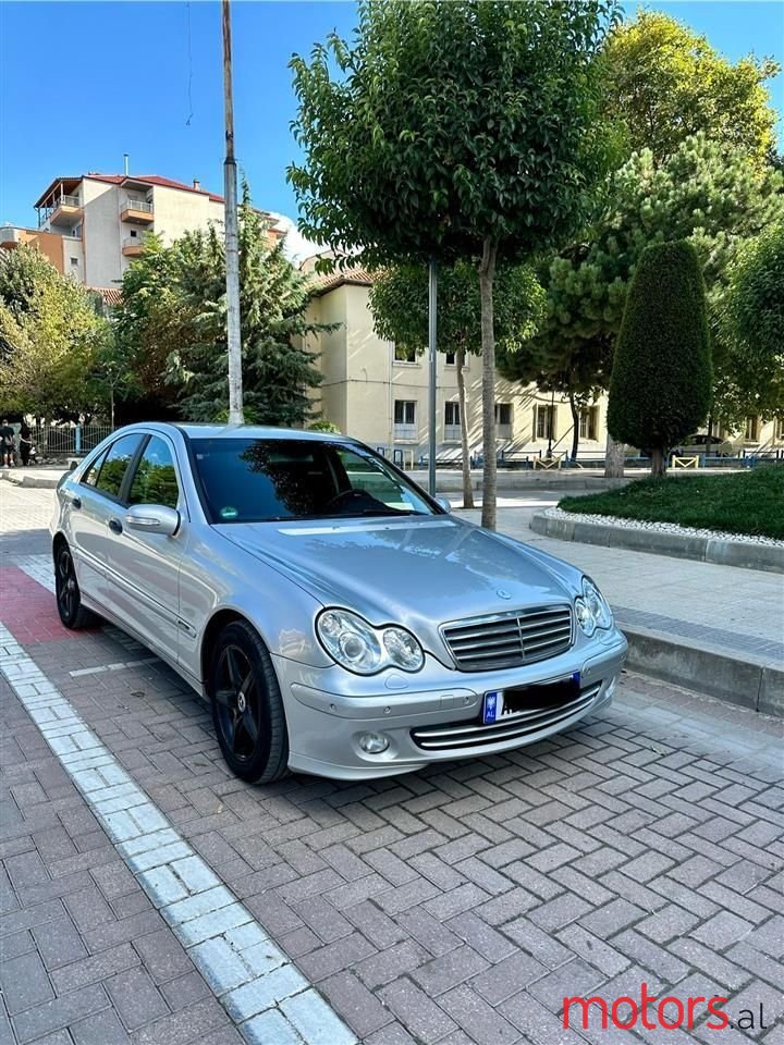 2004' Mercedes-Benz C 200 photo #1