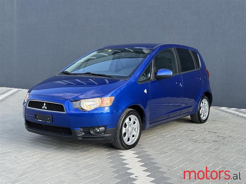 2013' Mitsubishi Colt photo #1