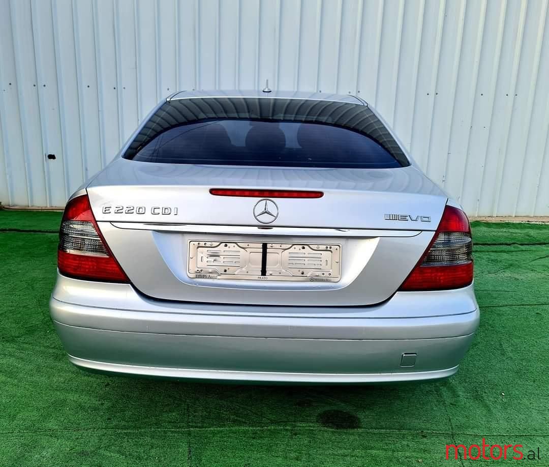 2006' Mercedes-Benz E 220 photo #2