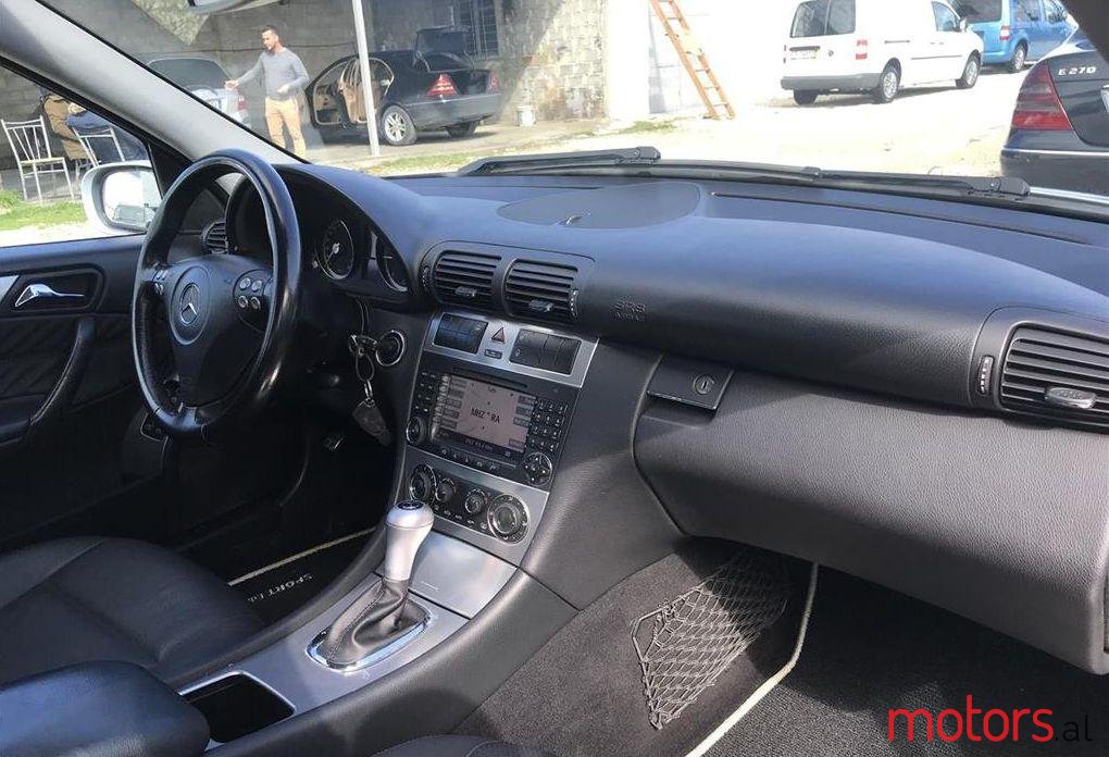 2006' Mercedes-Benz C 220 photo #2