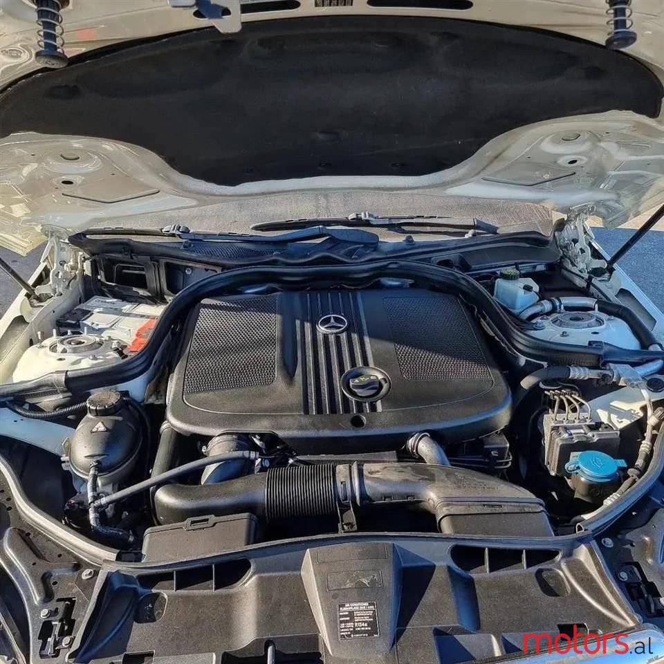 2013' Mercedes-Benz E 220 photo #2
