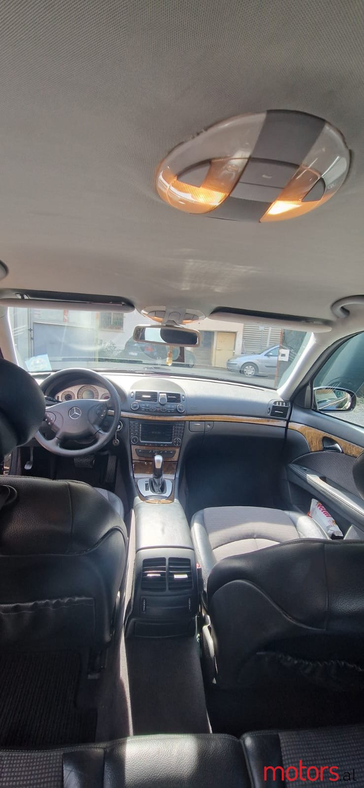 2005' Mercedes-Benz E 220 photo #7