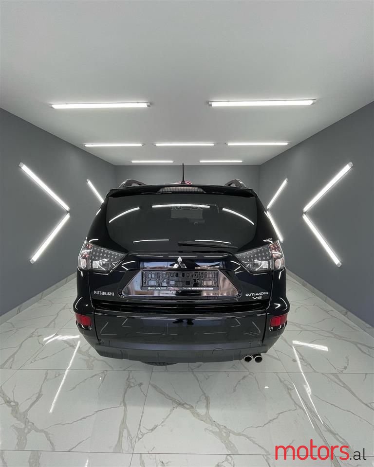 2011' Mitsubishi Outlander photo #6