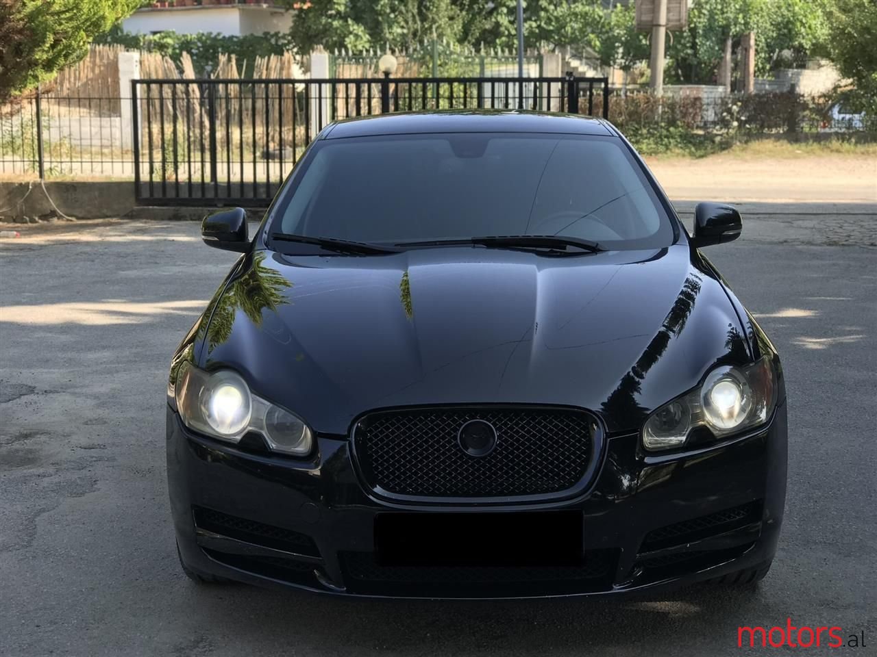 2010' Jaguar XF photo #2