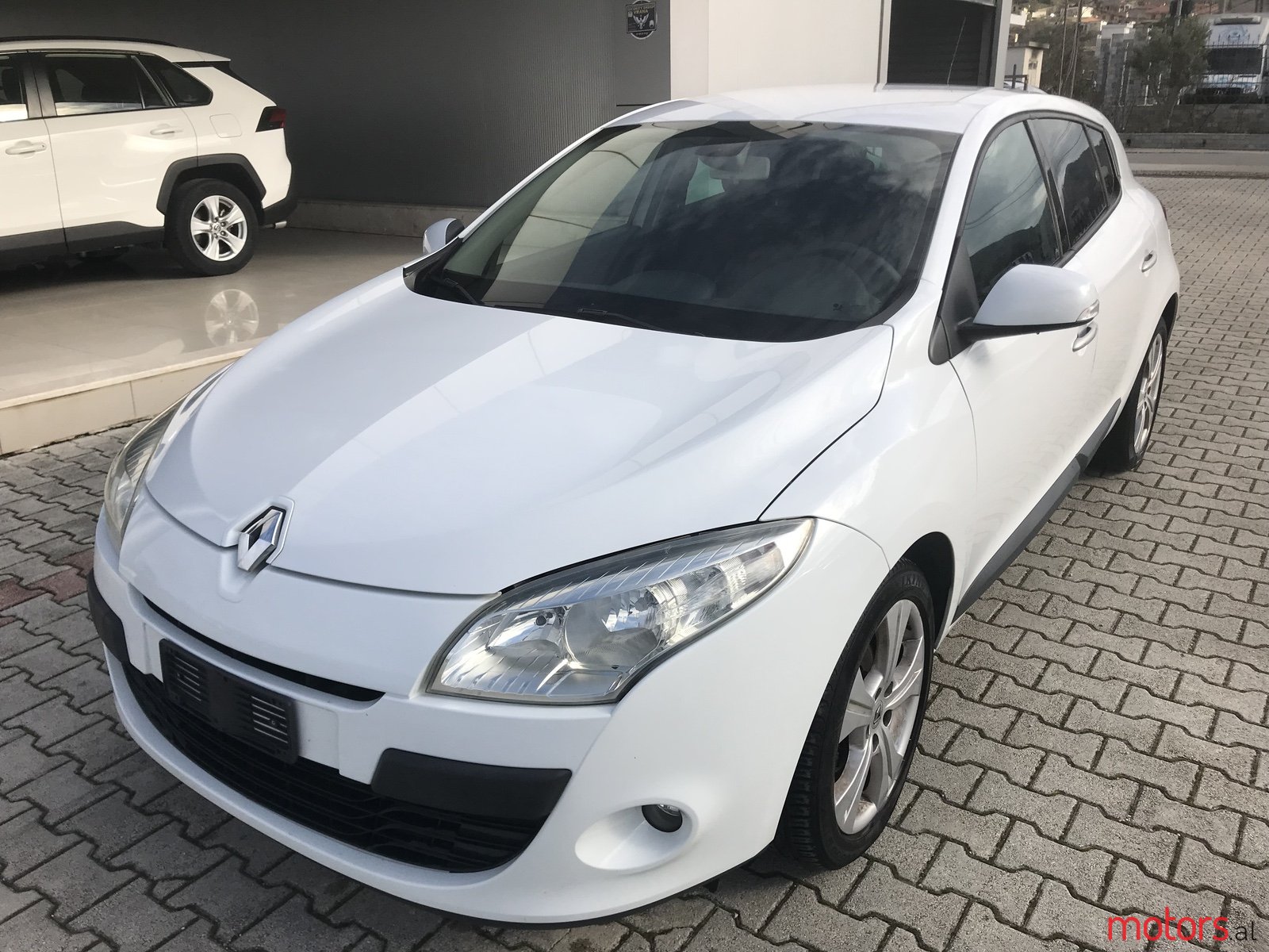 2010' Renault Megane photo #1