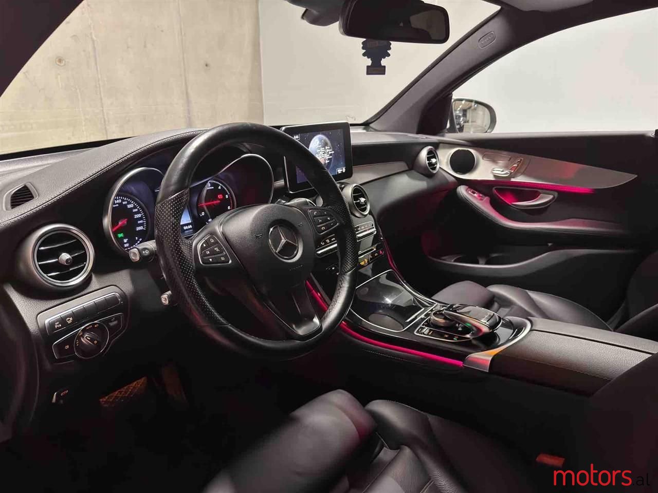 2017' Mercedes-Benz GLC 220 photo #6