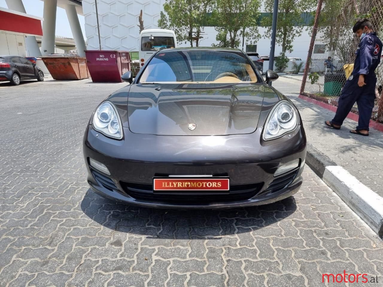 2010' Porsche Panamera photo #3