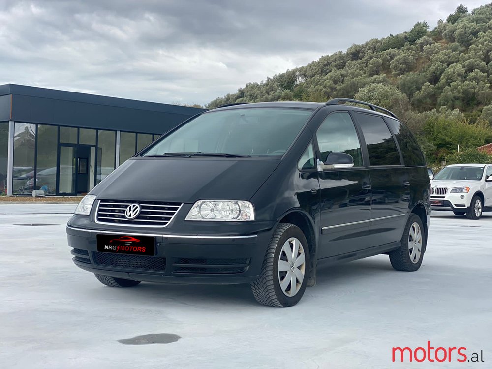 2010' Volkswagen Sharan photo #1