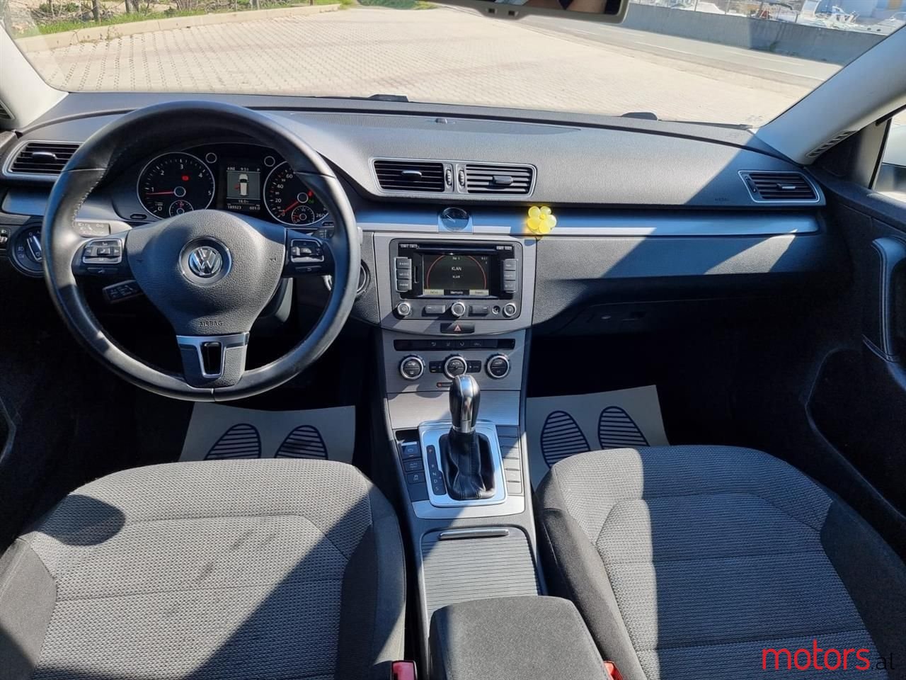 2014' Volkswagen Passat photo #3