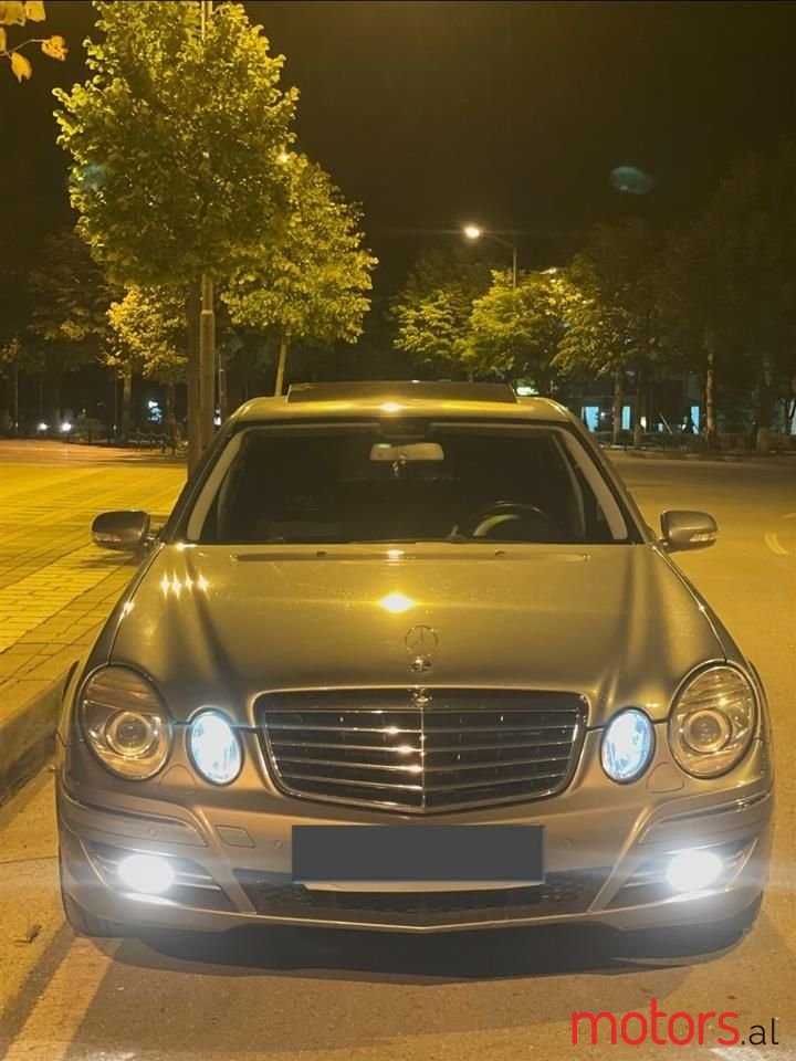 2008' Mercedes-Benz E 320 photo #1