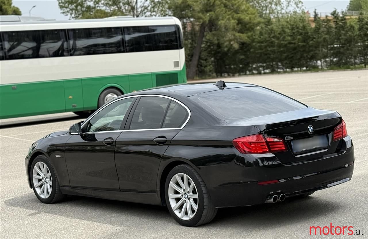 2010' BMW 530 photo #6