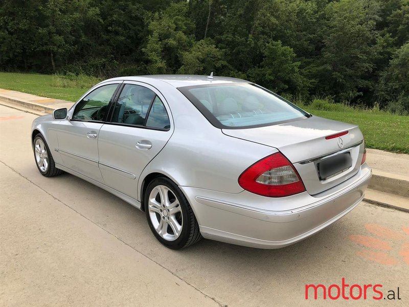 2008' Mercedes-Benz E 220 photo #1