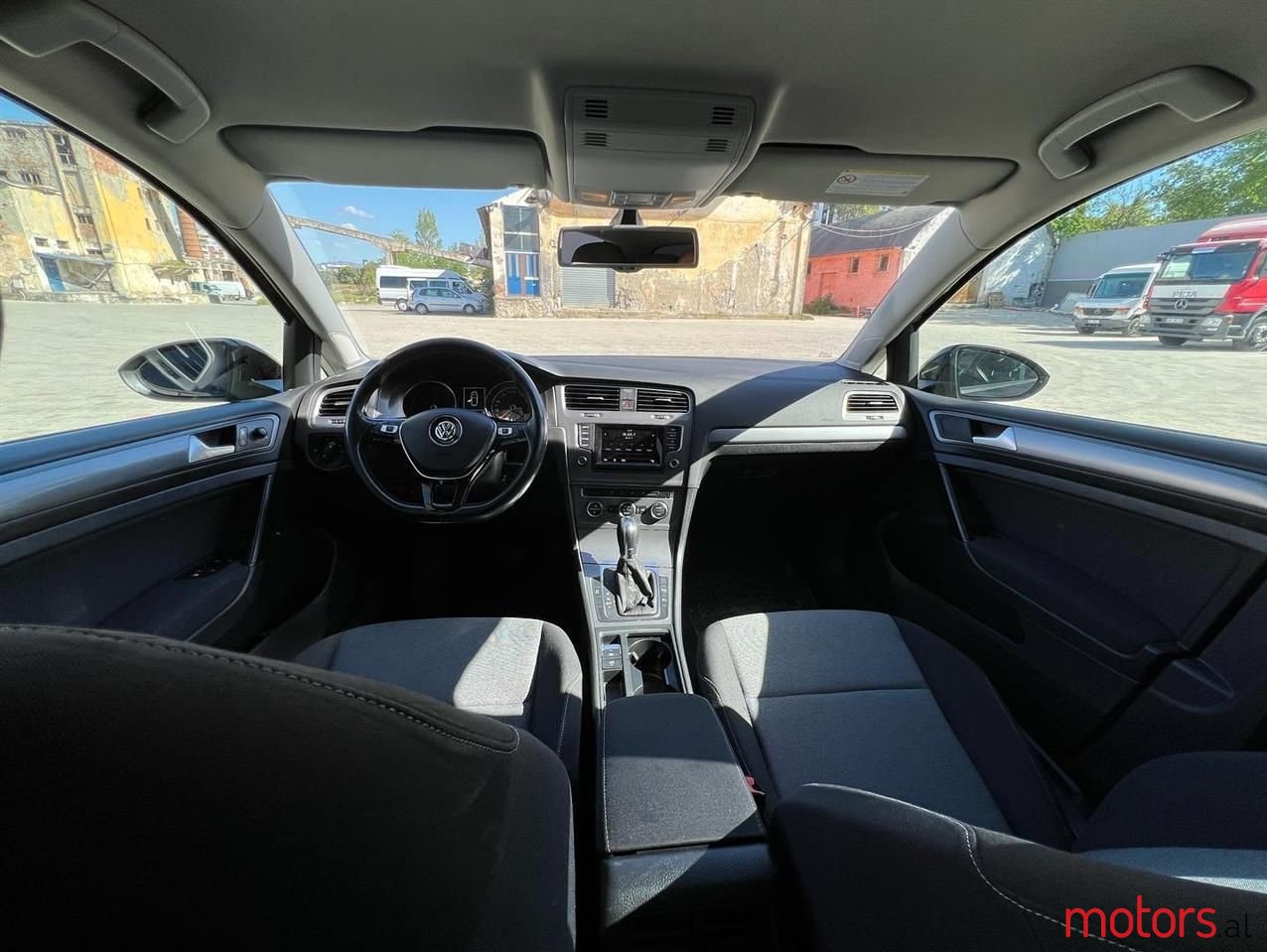 2014' Volkswagen Golf photo #2