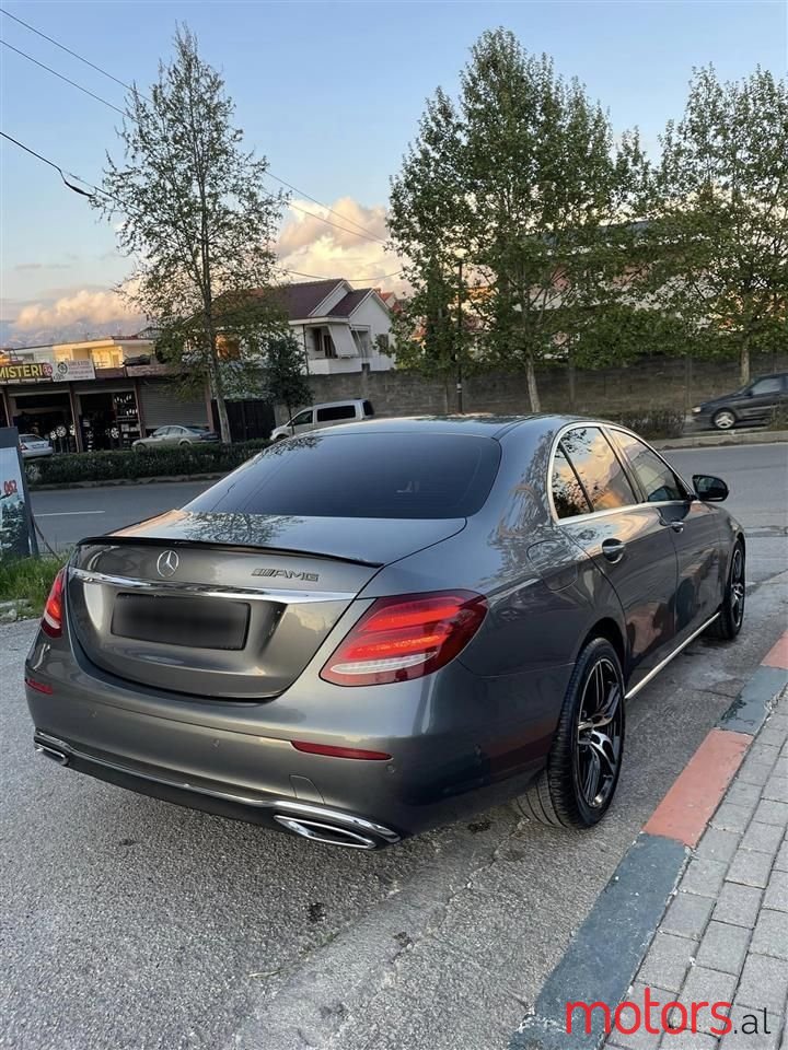2017' Mercedes-Benz E 200 photo #2