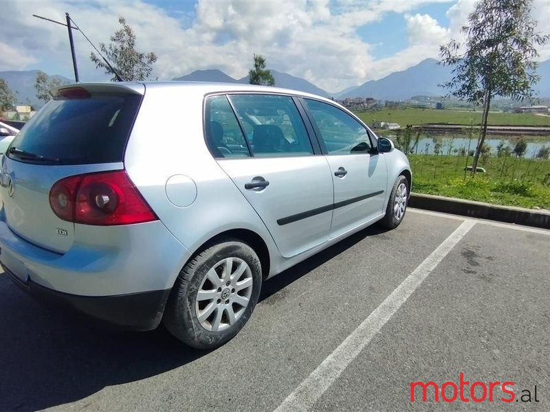 2005' Volkswagen Golf photo #6