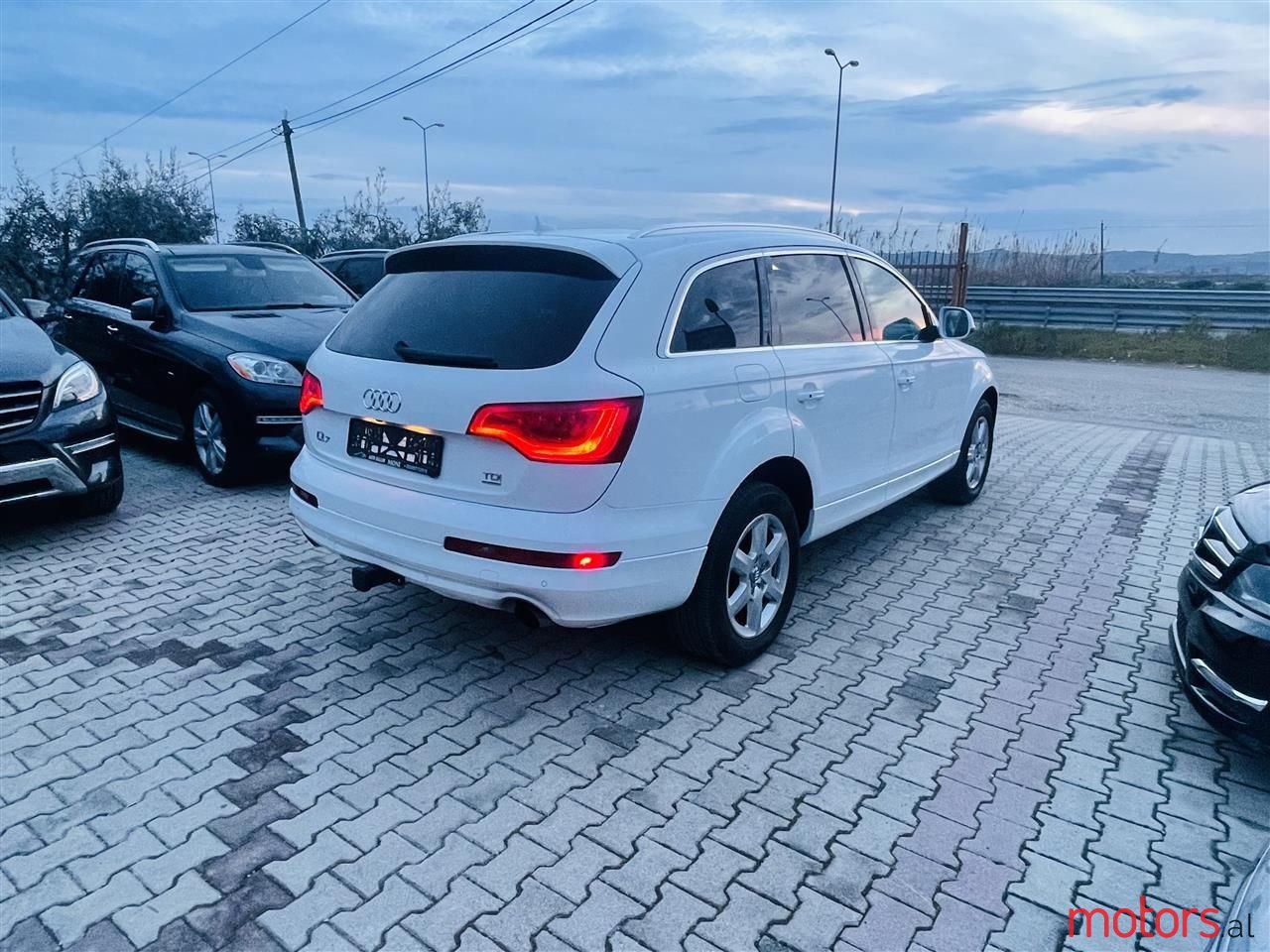 2010' Audi Q7 photo #5