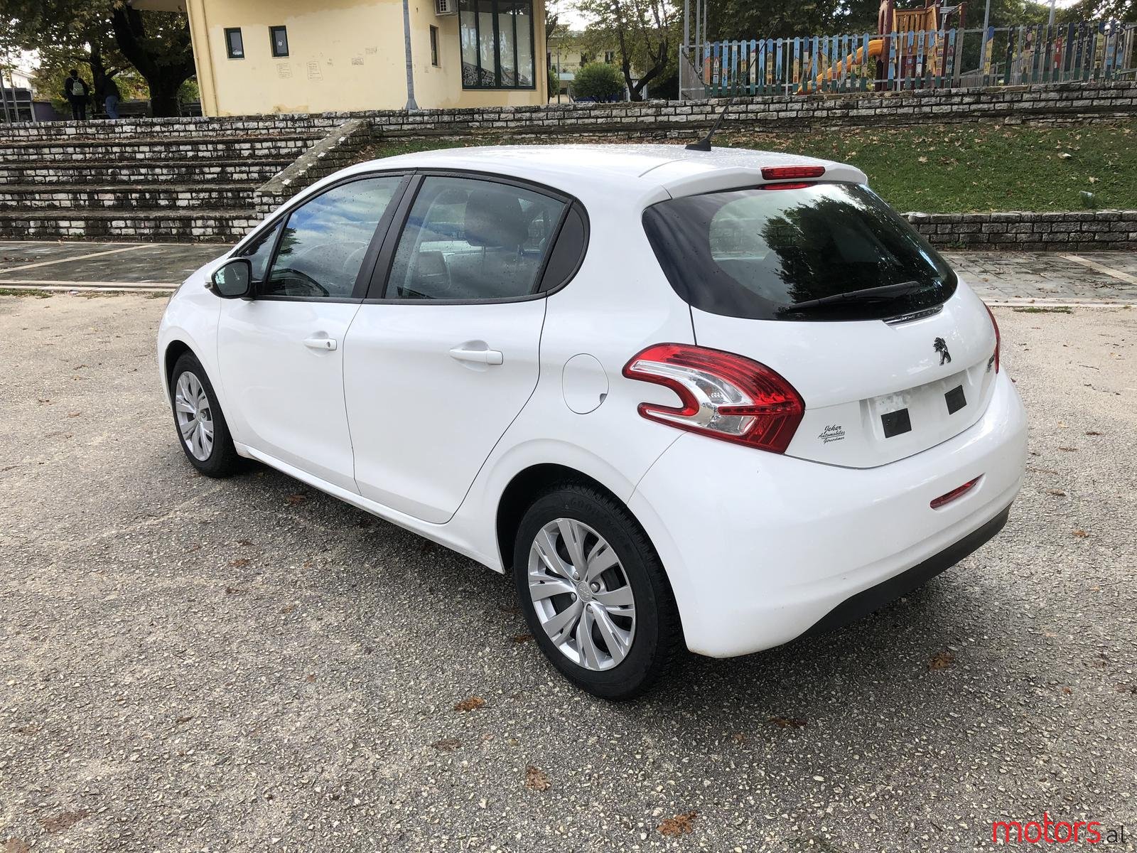 2015' Peugeot 208 photo #3