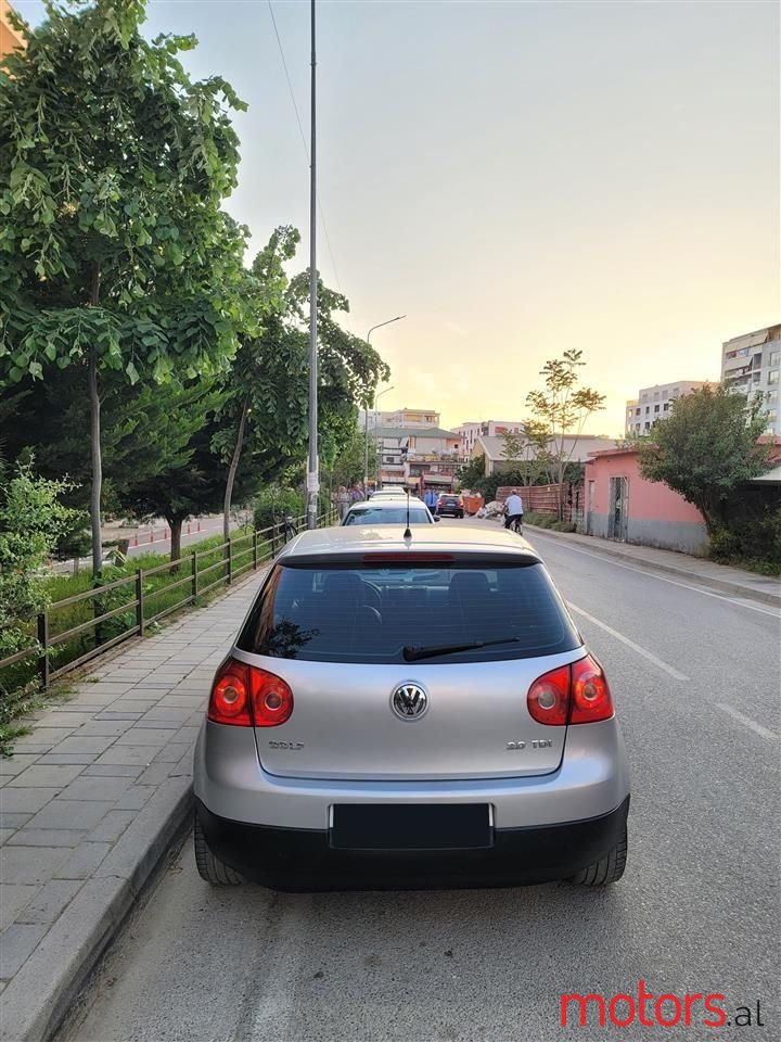 2008' Volkswagen Golf photo #5