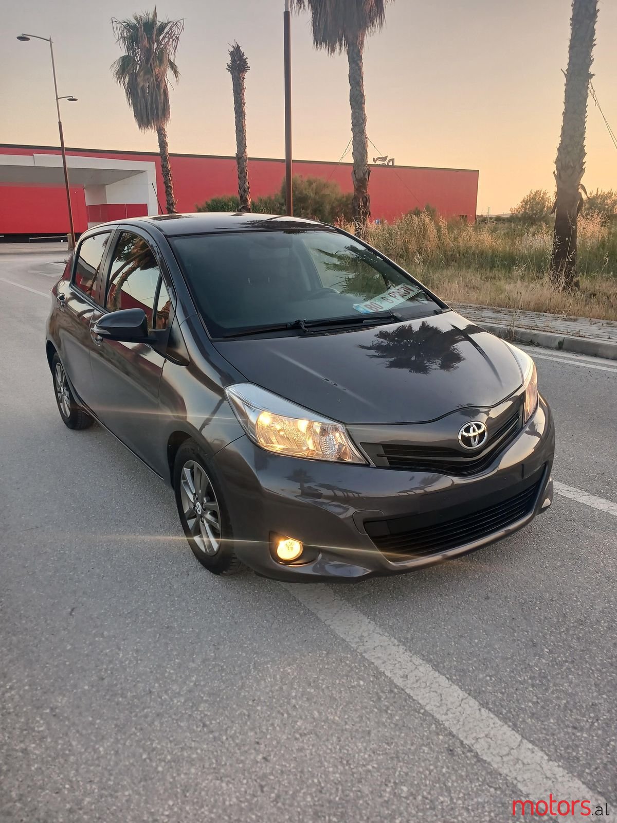 2014' Toyota Yaris photo #1