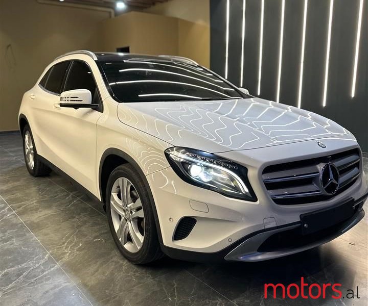 2014' Mercedes-Benz GLA 200 photo #1