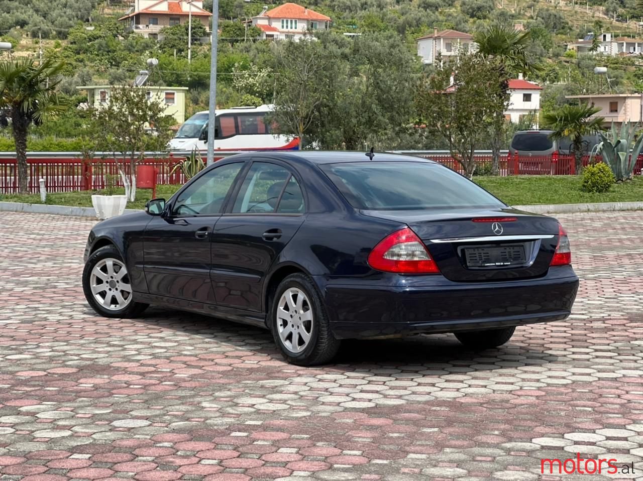 2009' Mercedes-Benz E 220 photo #4