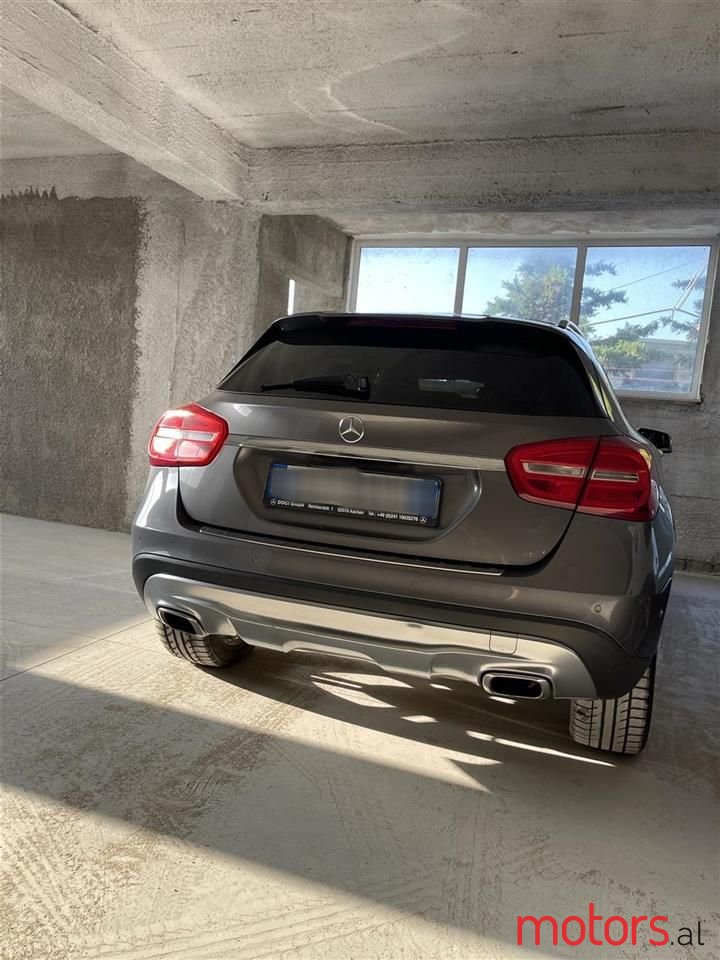 2014' Mercedes-Benz GLA 220 photo #5
