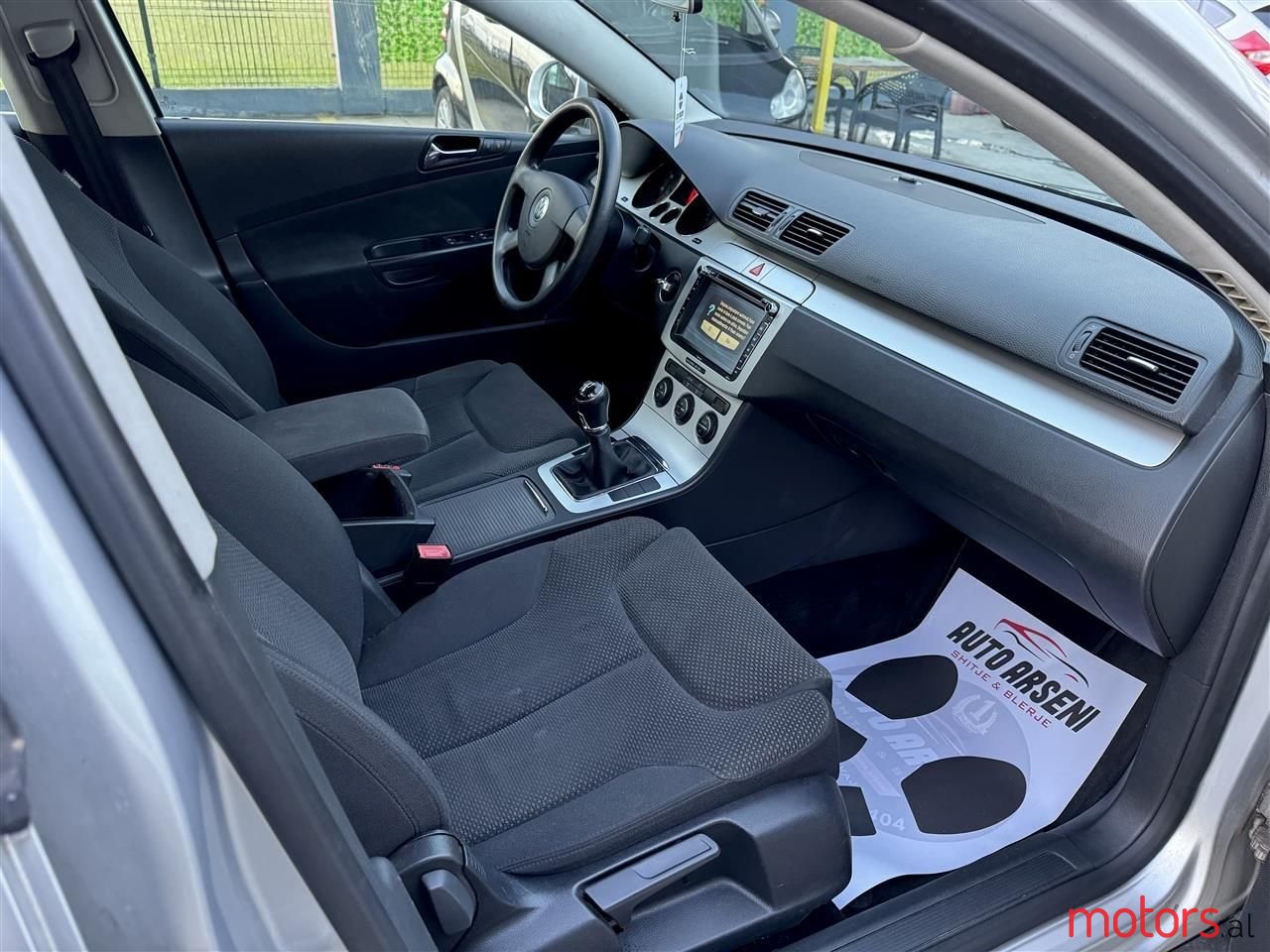 2007' Volkswagen Passat photo #3