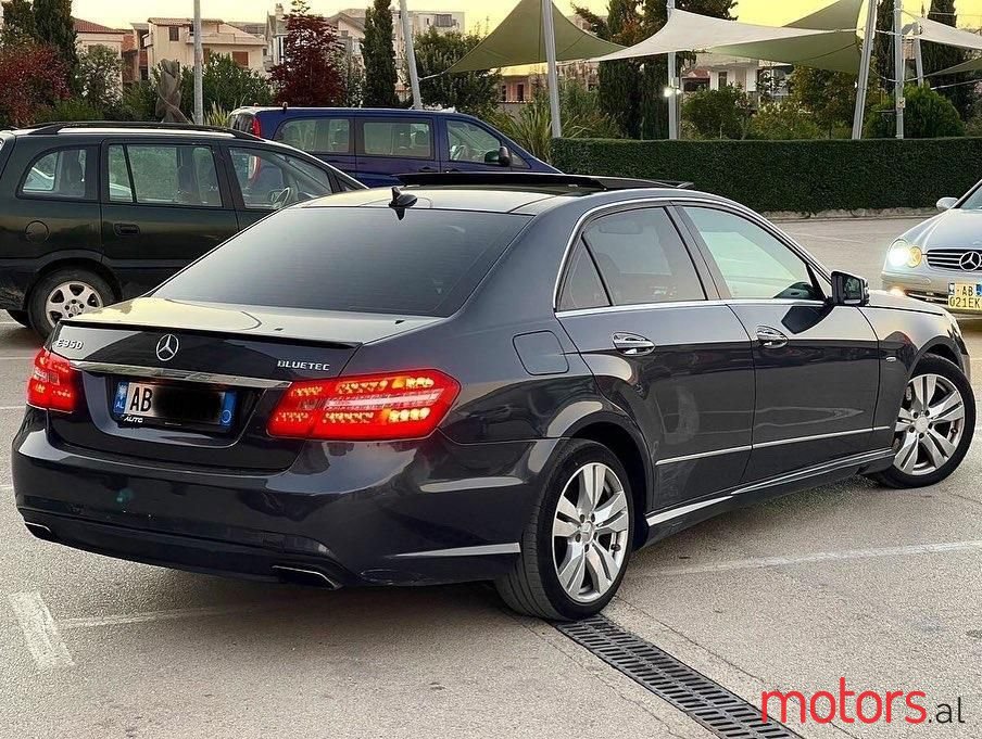 2012' Mercedes-Benz E 350 photo #5