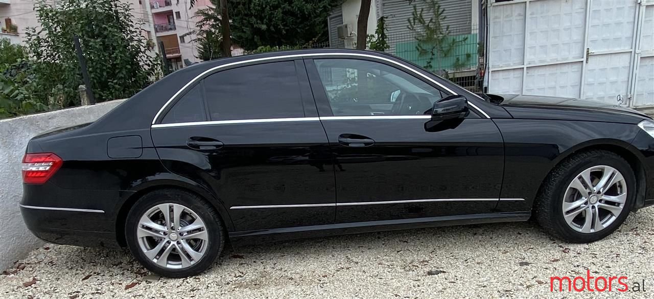 2013' Mercedes-Benz E 200 photo #4