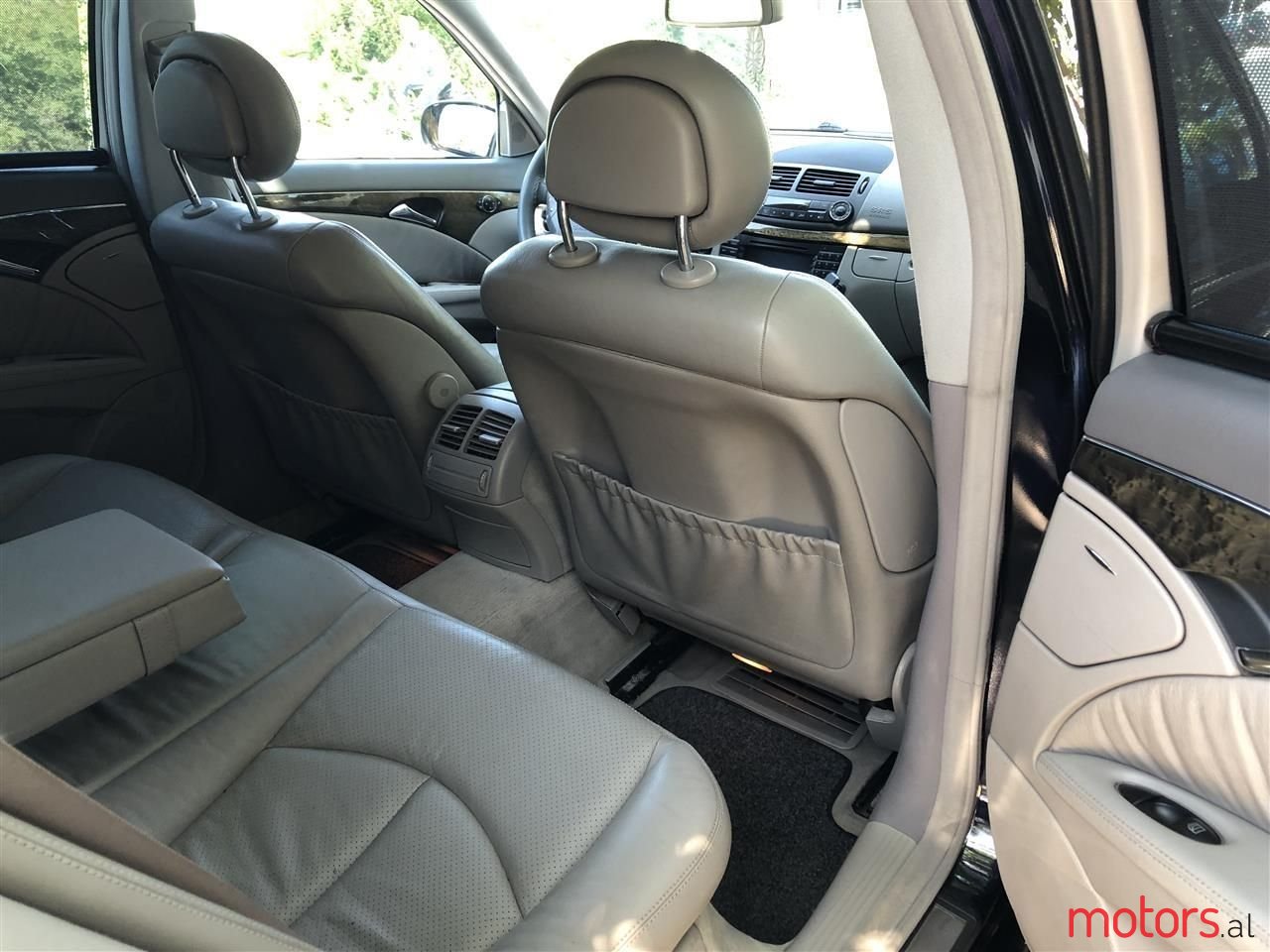 2004' Mercedes-Benz E 270 photo #4