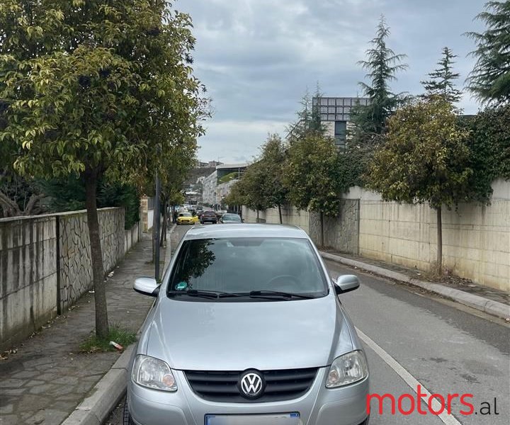 2008' Volkswagen Fox photo #5