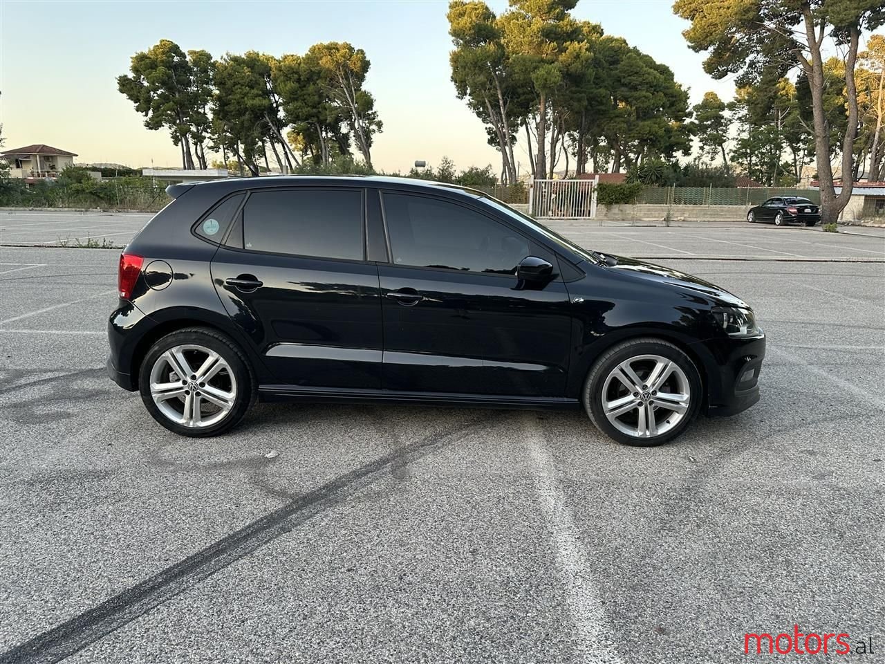 2014' Volkswagen Polo photo #3