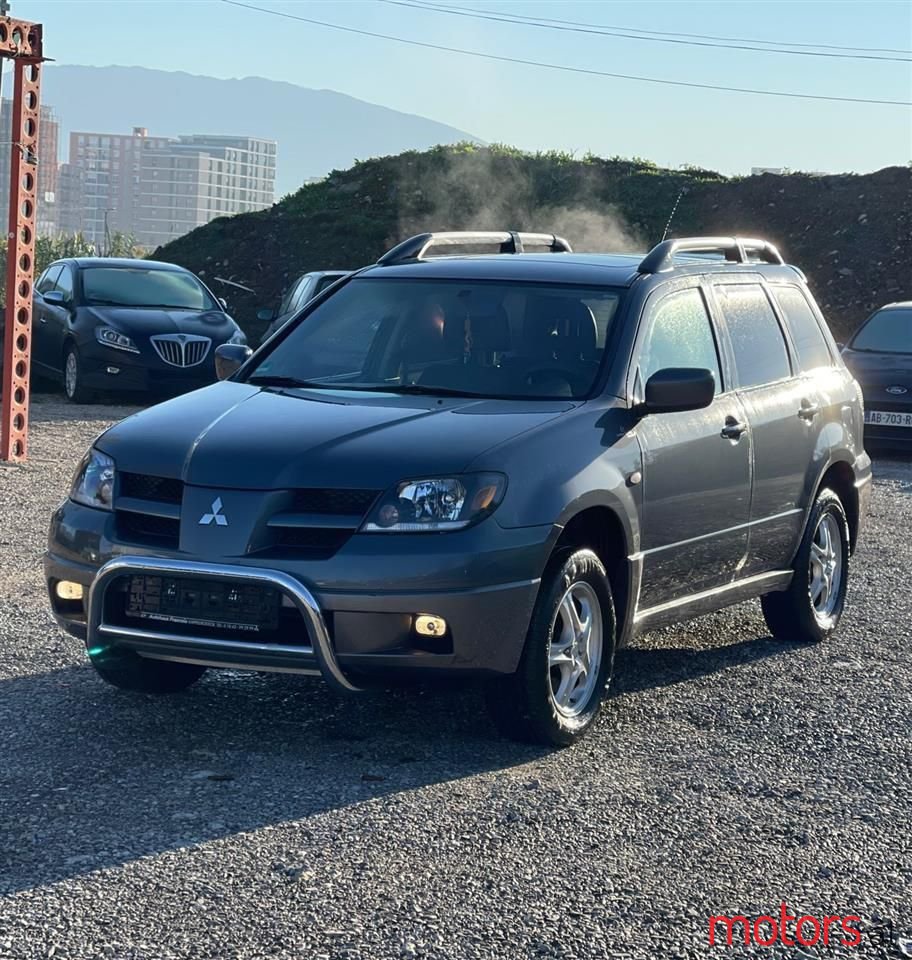 2004' Mitsubishi Outlander photo #2