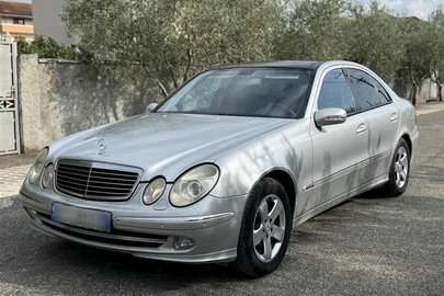 2003' Mercedes-Benz E 270