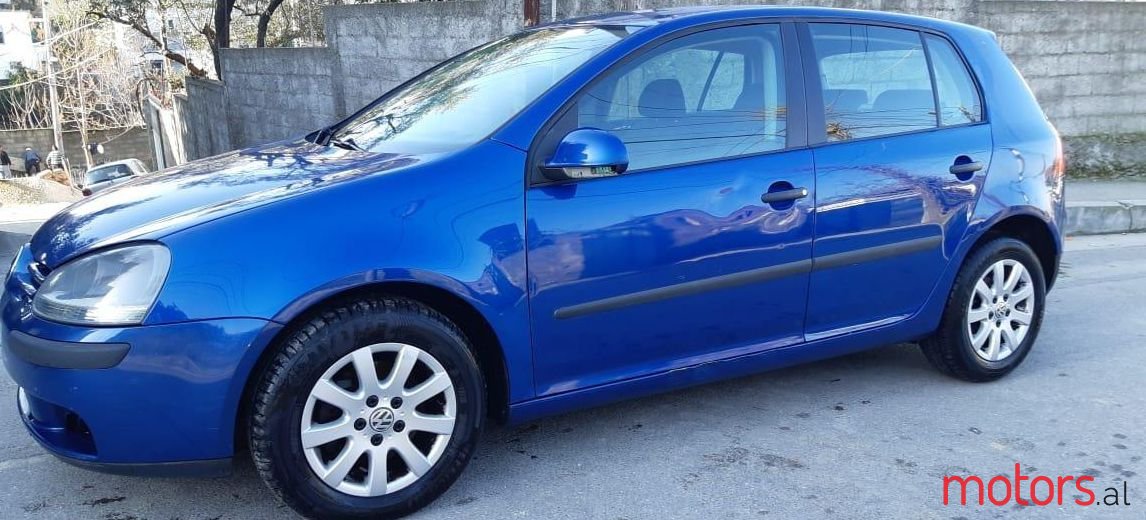 2004' Volkswagen Golf photo #1