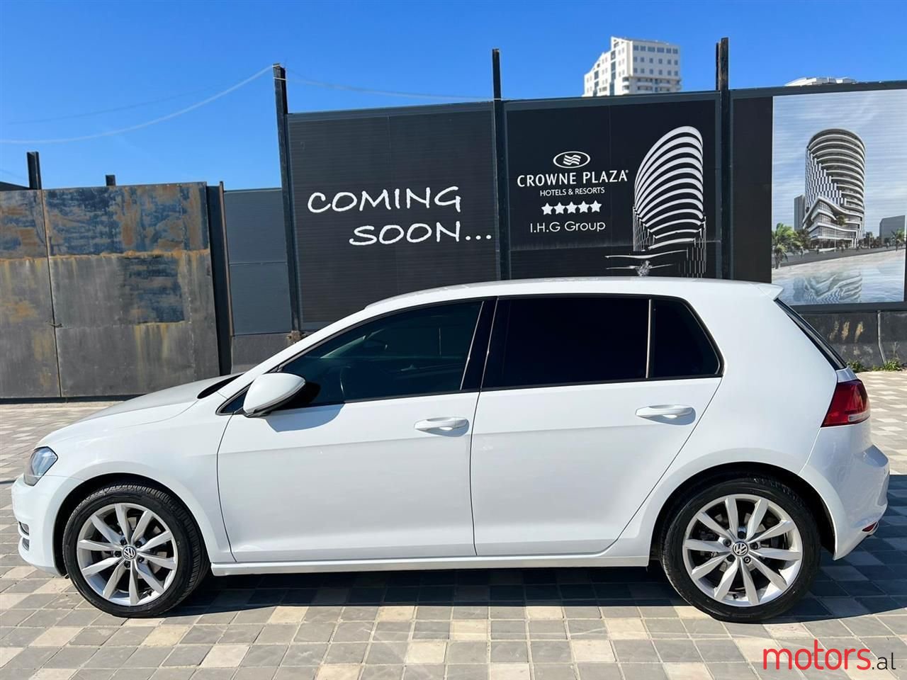 2016' Volkswagen Golf photo #3