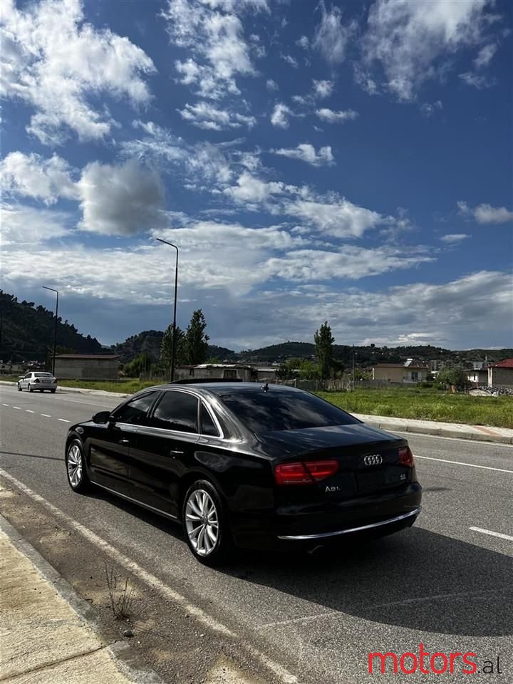 2012' Audi A8 photo #2