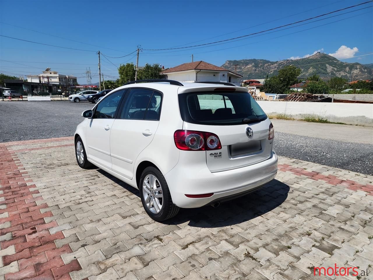 2010' Volkswagen Golf Plus photo #5