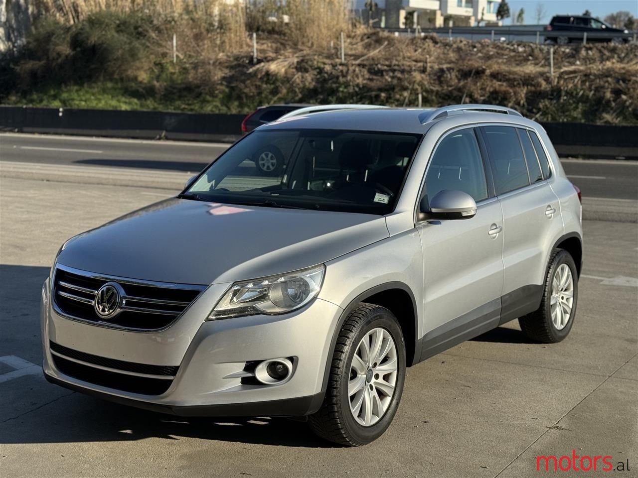 2009' Volkswagen Tiguan photo #1