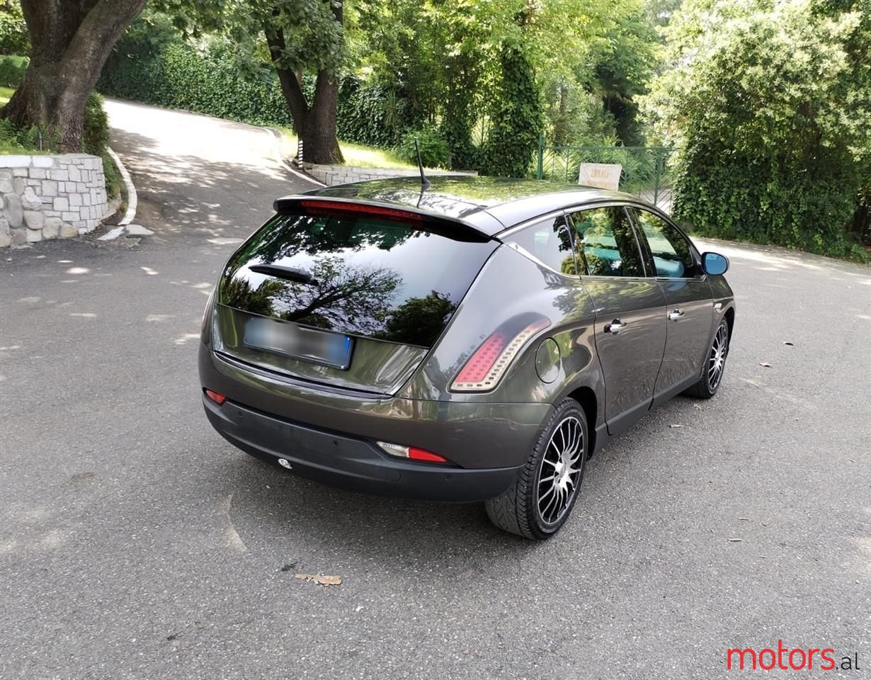 2010' Lancia Delta photo #3