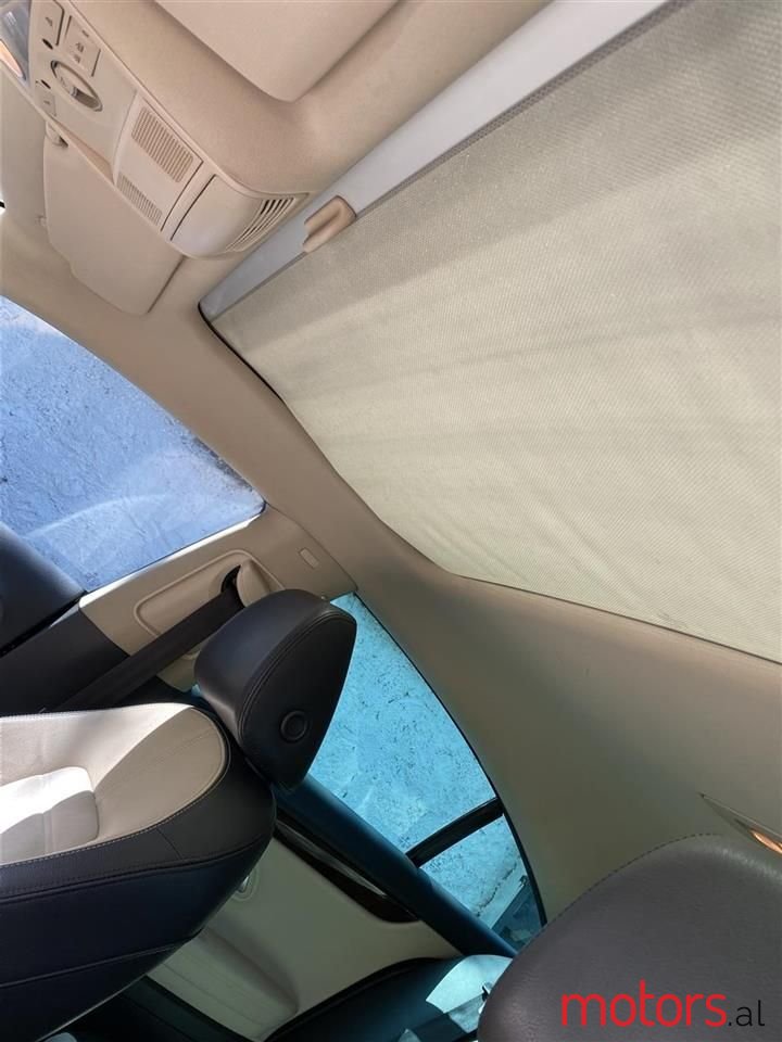 2011' Volkswagen photo #5