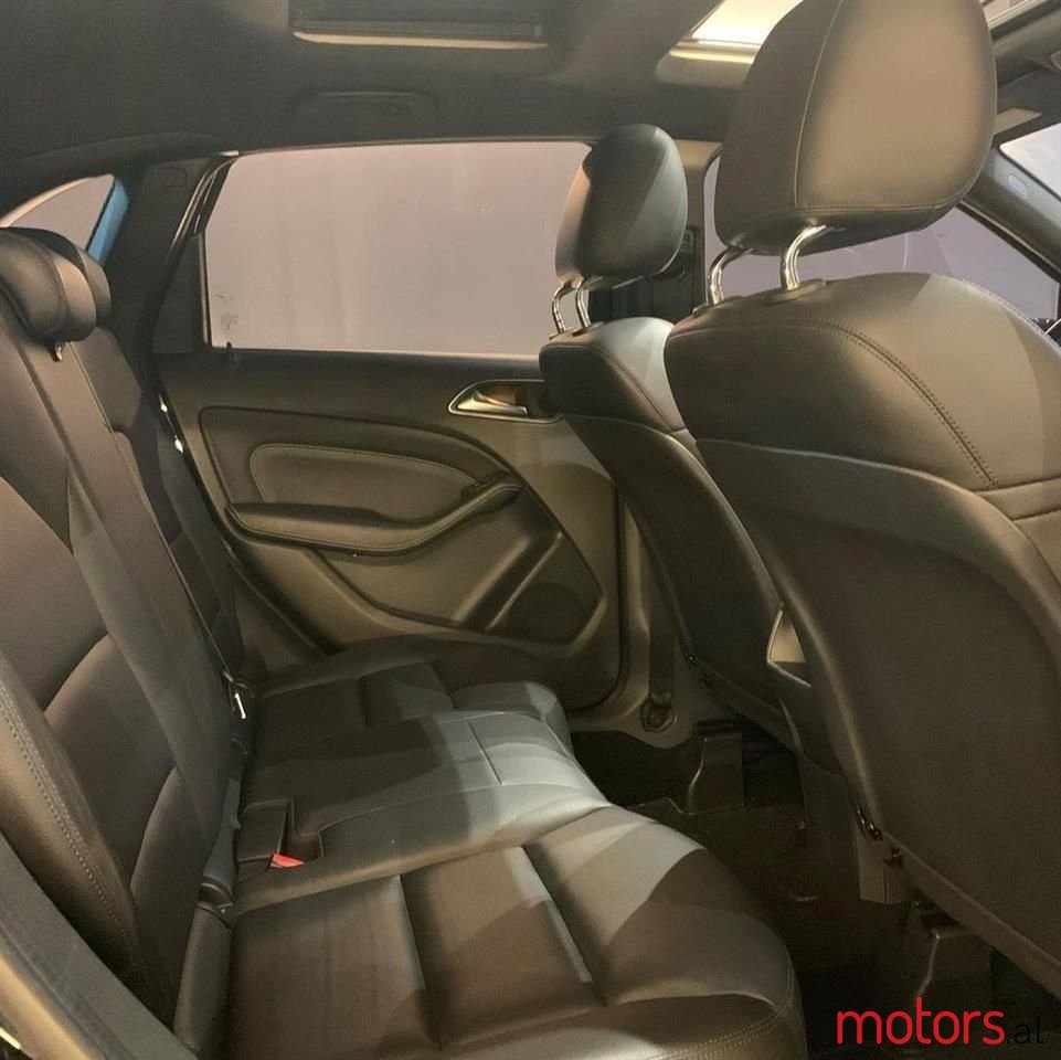 2013' Mercedes-Benz B 200 photo #4