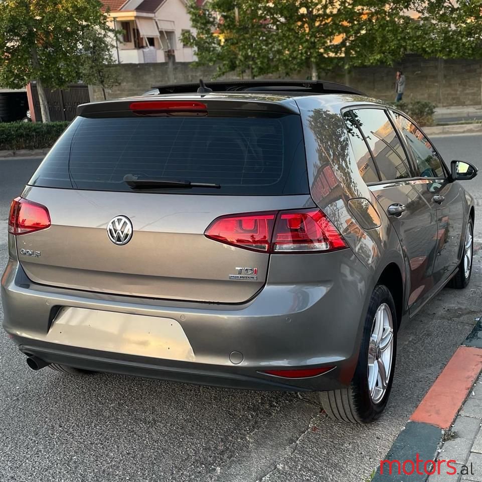 2014' Volkswagen Golf photo #2