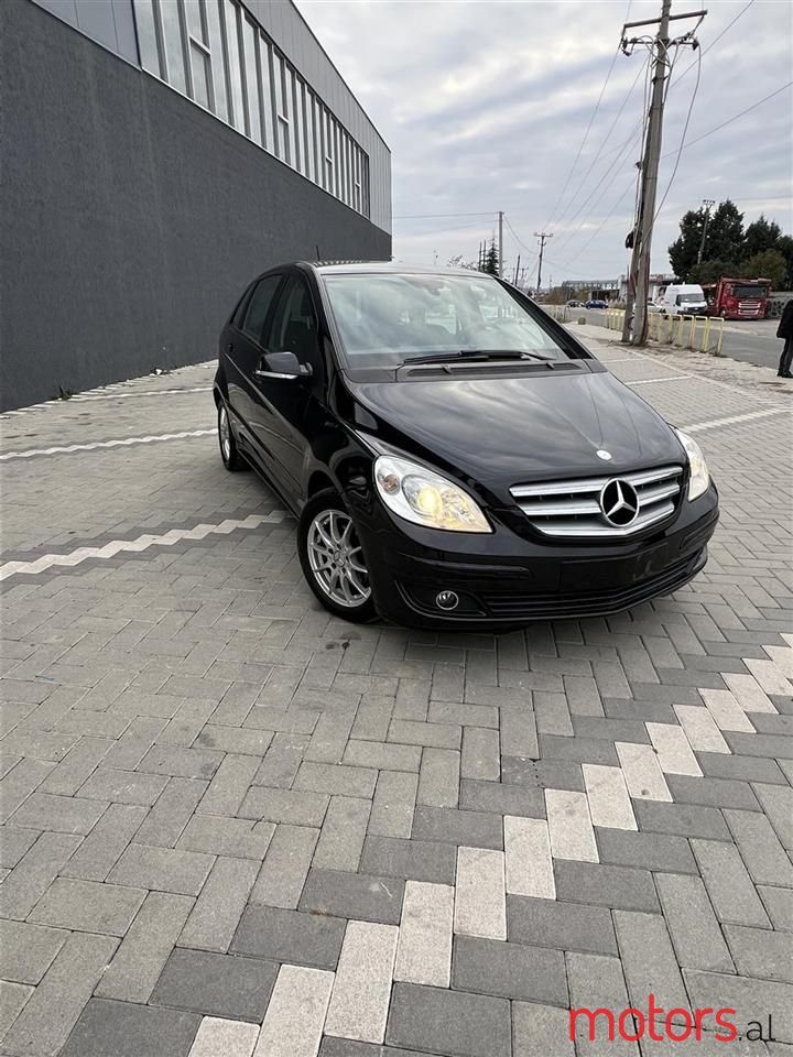 2010' Mercedes-Benz B 180 photo #1