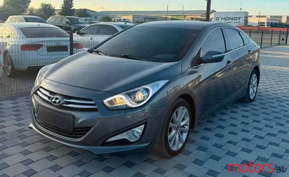 2013' Hyundai i40 photo #1