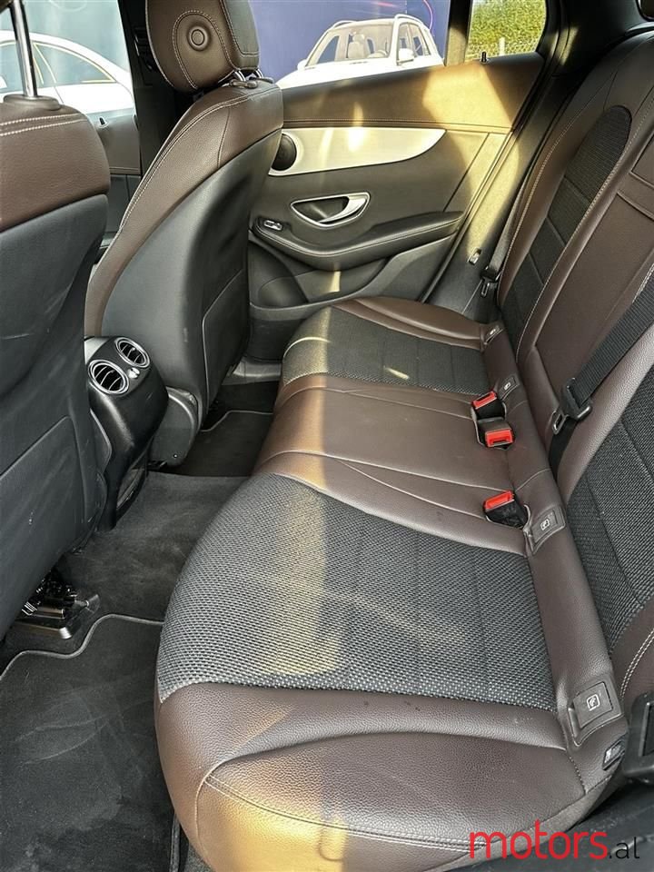 2016' Mercedes-Benz GLC 220 photo #2