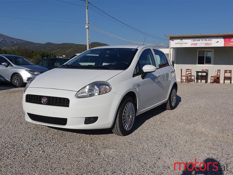 2009' Fiat Punto Evo photo #1